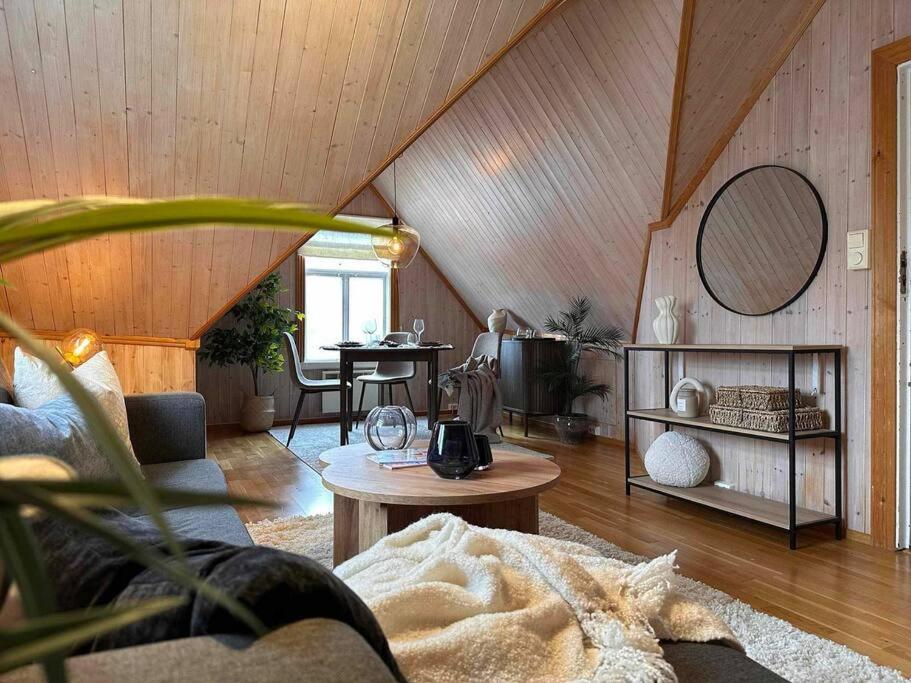 Cozy Central Loft Apartment With Amazing View Tromso Bagian luar foto