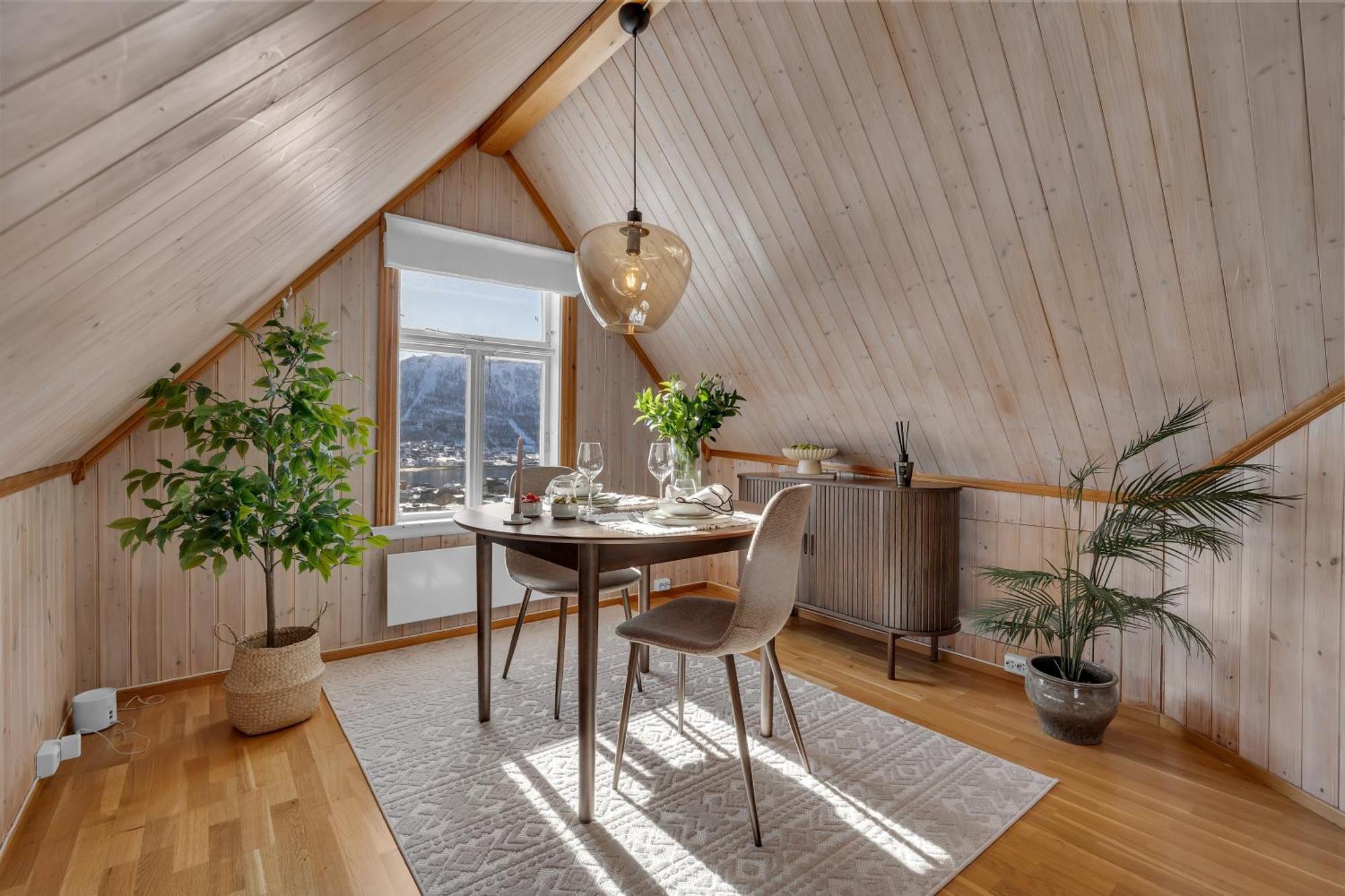 Cozy Central Loft Apartment With Amazing View Tromso Bagian luar foto