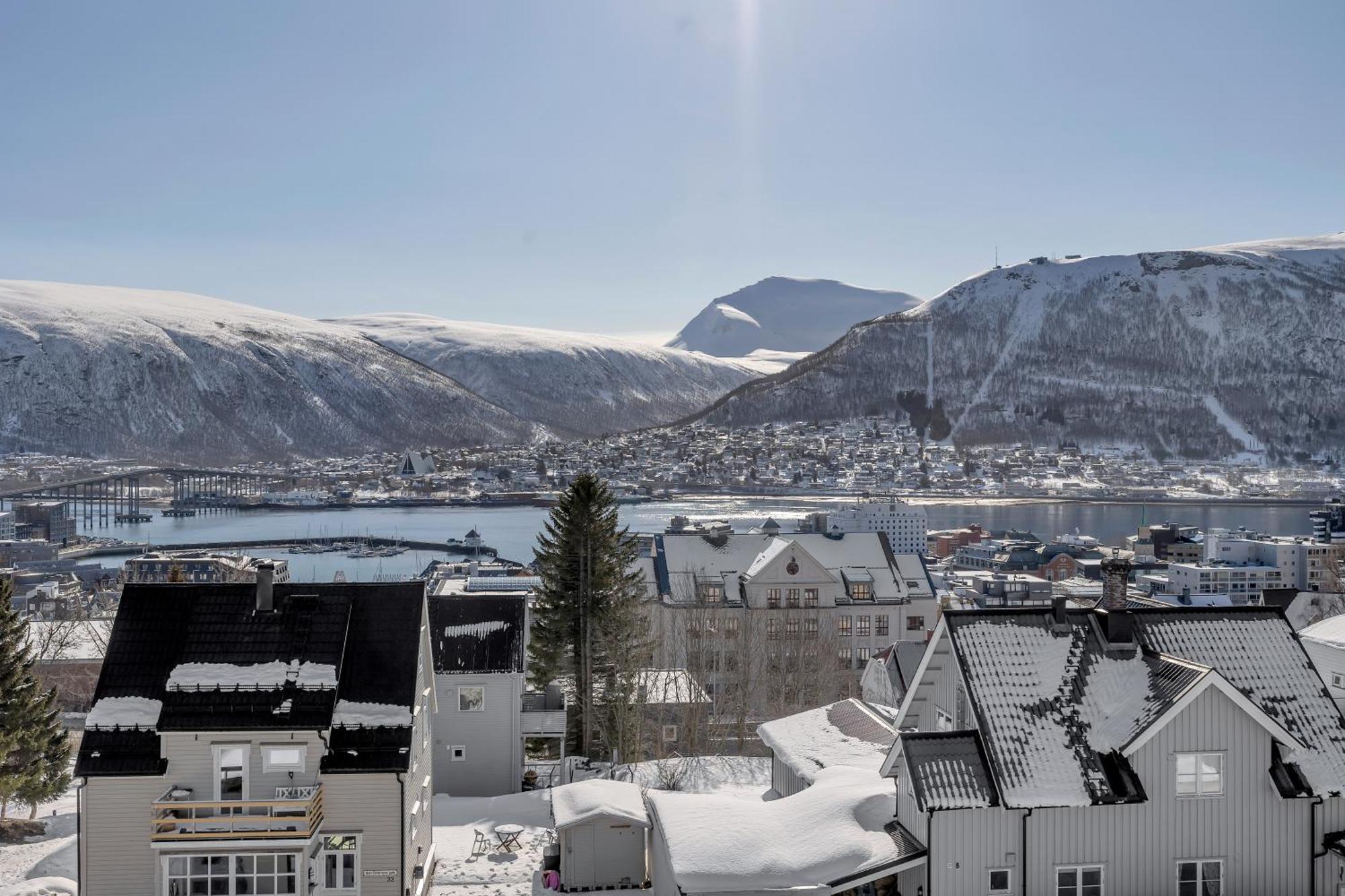 Cozy Central Loft Apartment With Amazing View Tromso Bagian luar foto