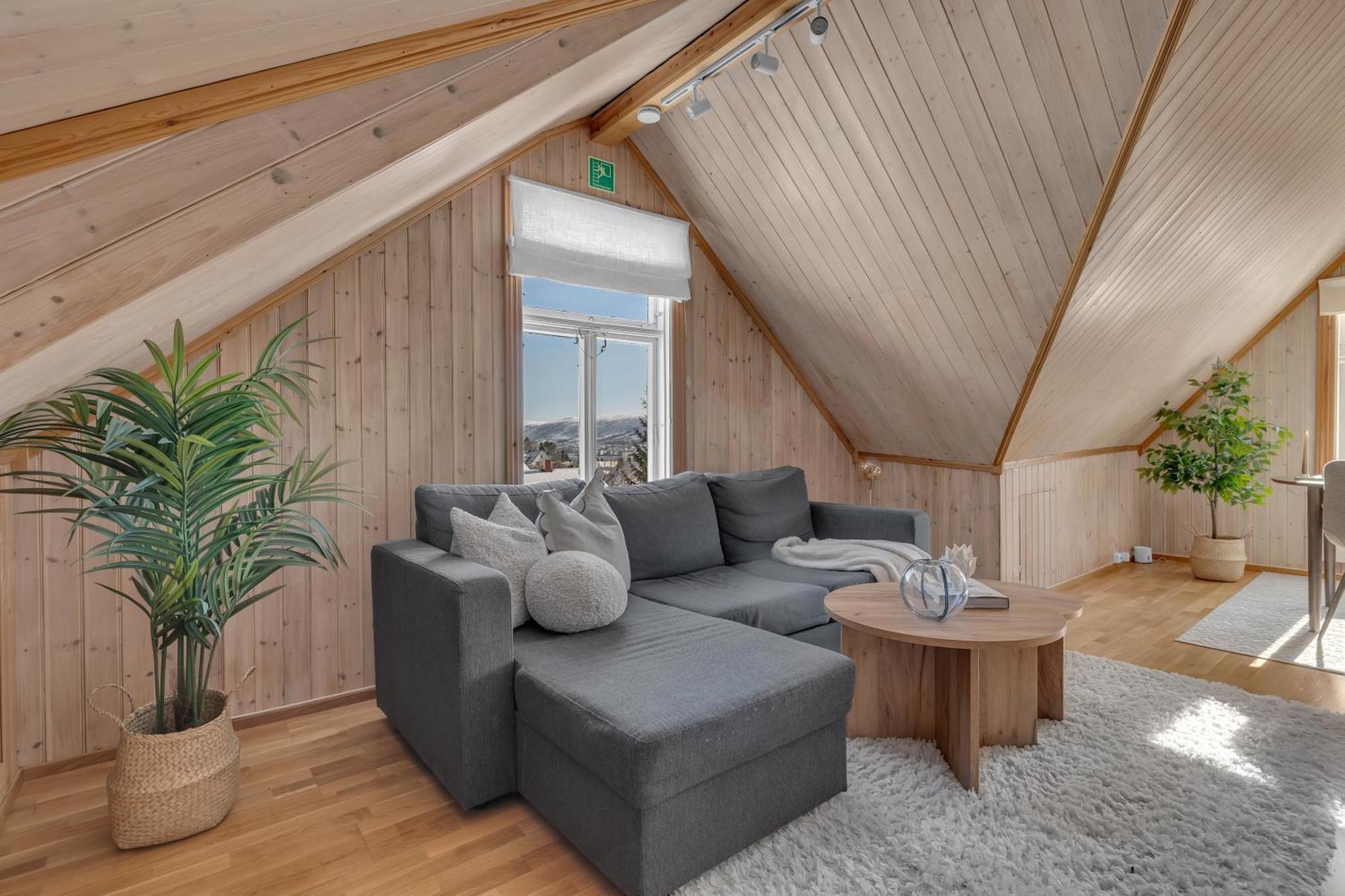 Cozy Central Loft Apartment With Amazing View Tromso Bagian luar foto